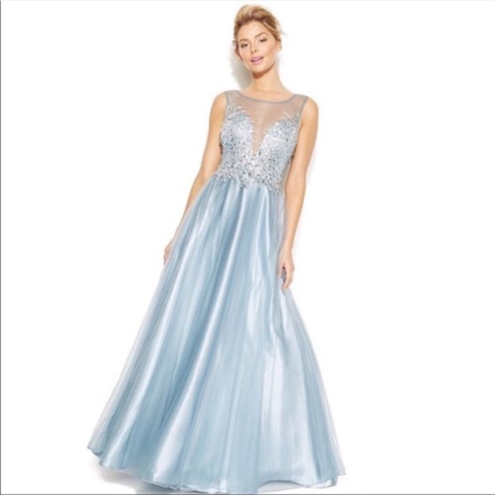 BNWT Betsy & Adam’s Cinderella Gown